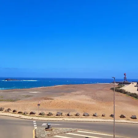 Casa Faro De * アリナガ